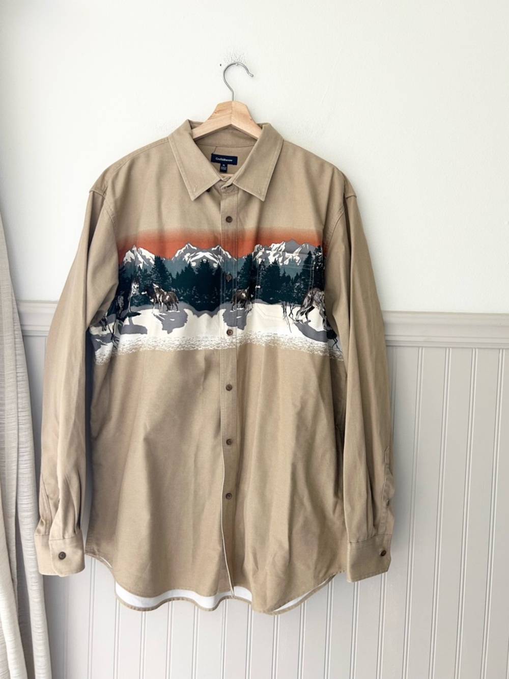 Unique croft & barrow XL Tan Wolf Mountain Button-Down Long Sleeve Shirt